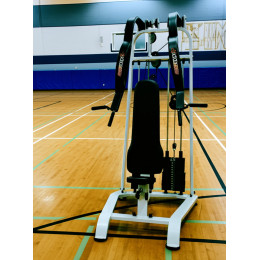 Хаммер для груди - жим вперед-вверх со сведением